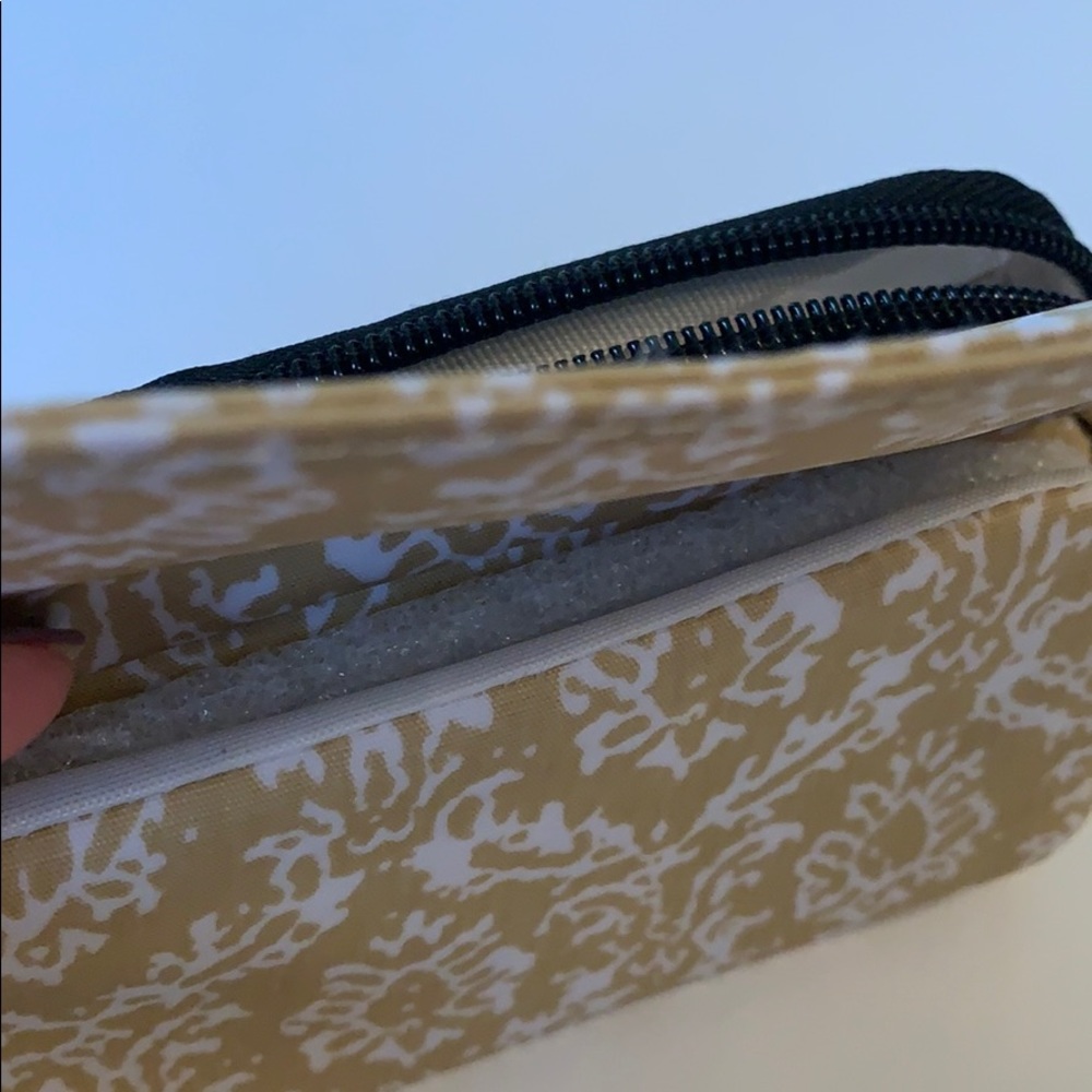 Scout wristlet perfect for phone,ID credit cards - Picture 5 of 5